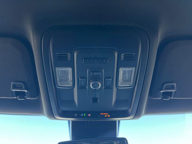 Used 2023 Chevrolet Suburban Premier image 43