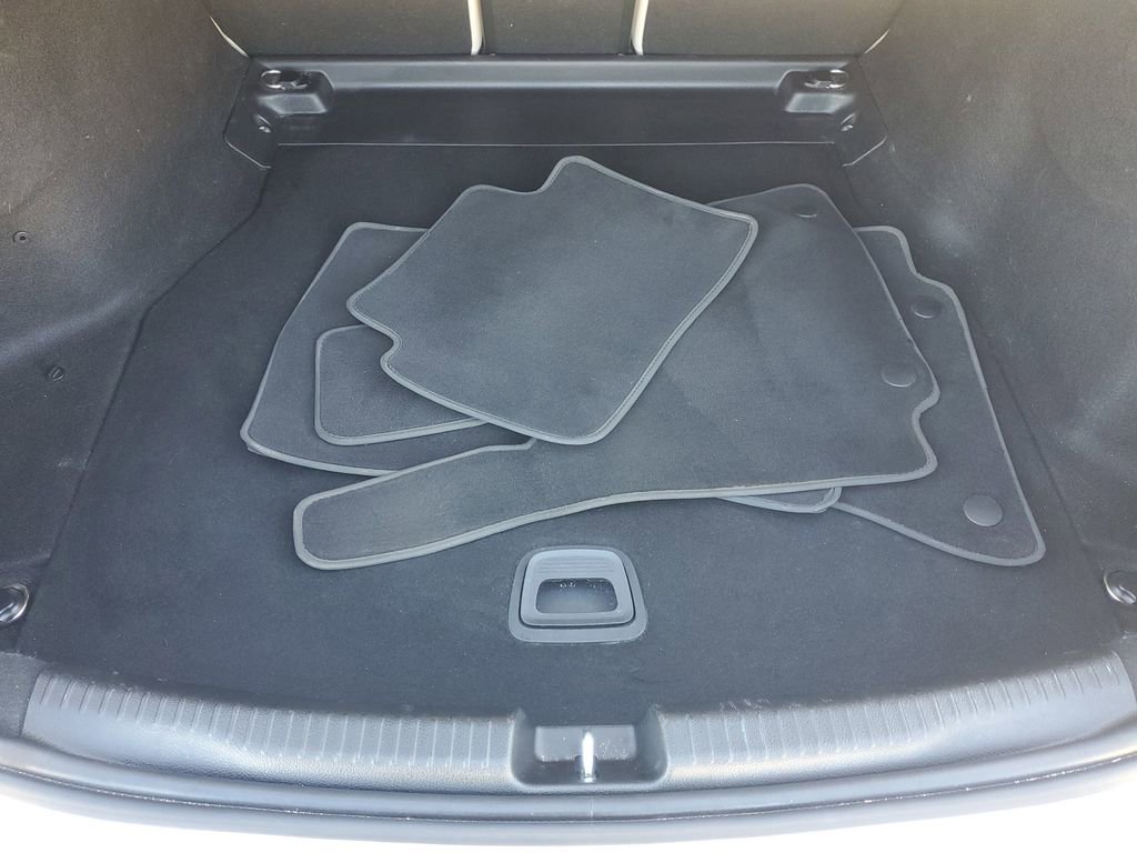 Used 2023 Mercedes-Benz C 300 Sedan image 8