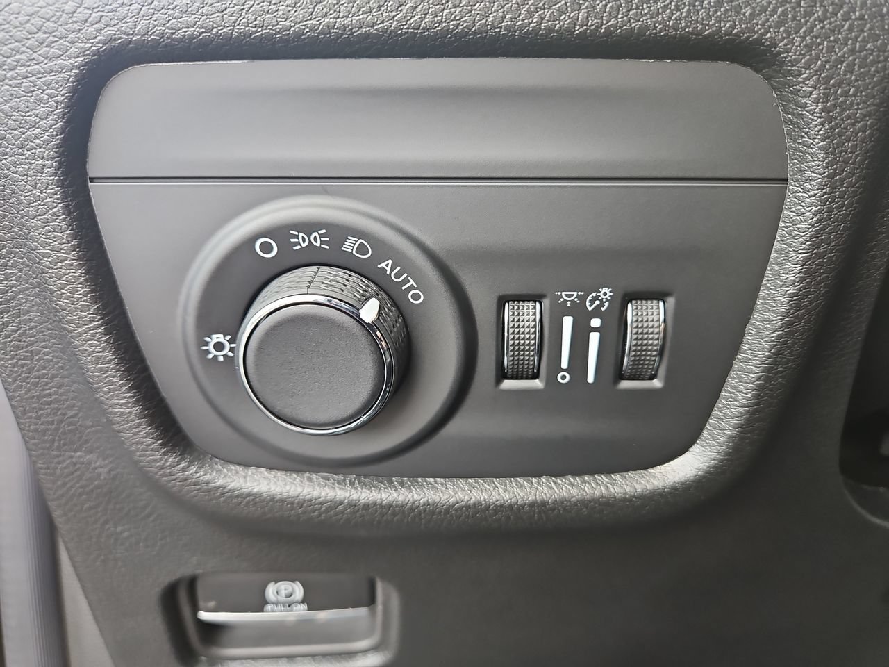 New 2026 Jeep Grand Cherokee Altitude AWD/4WD image 29