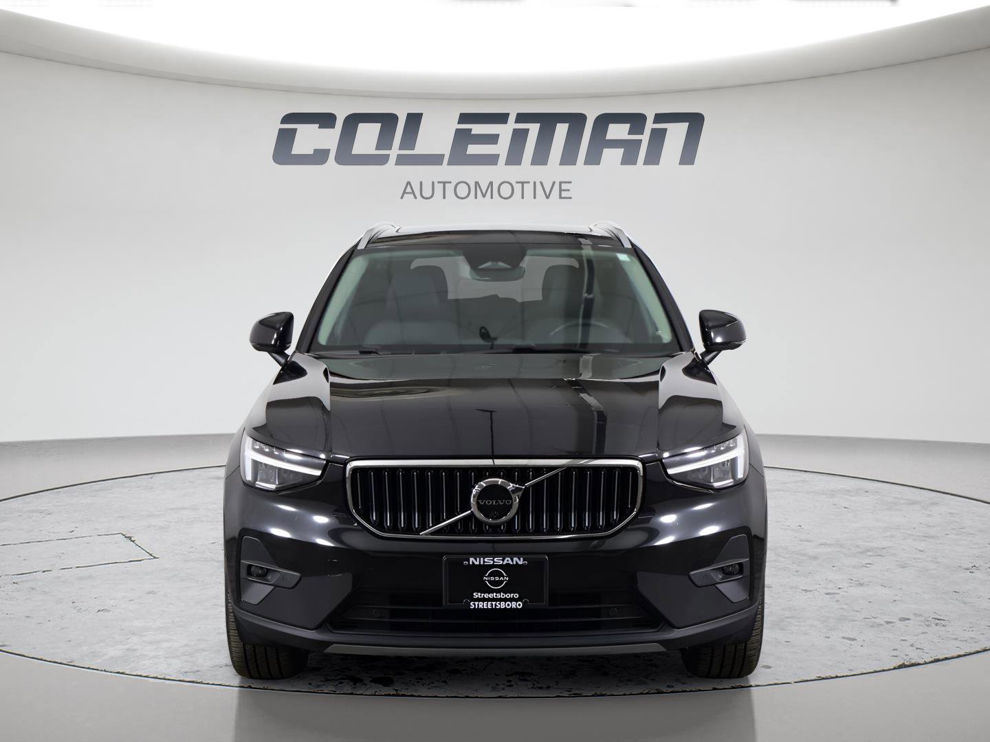 Used 2023 Volvo XC40 B5 Plus w/ Protection Package Premier image 2