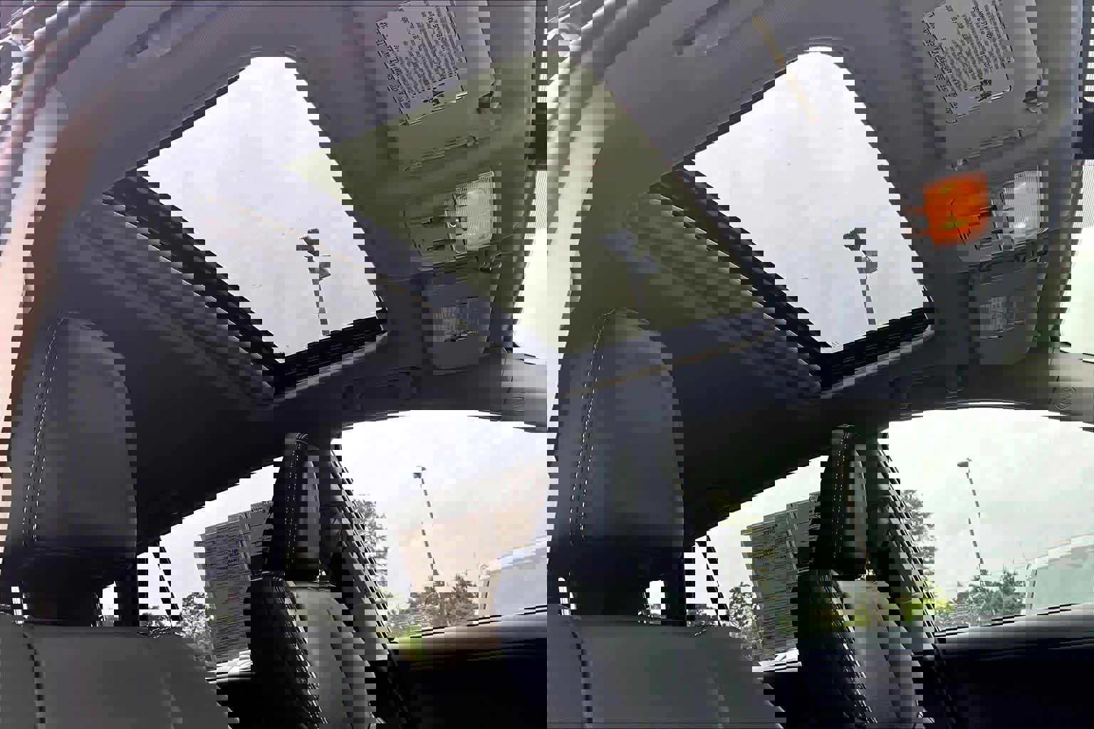 Used 2015 Toyota RAV4 Limited w/ Technology Package image 14