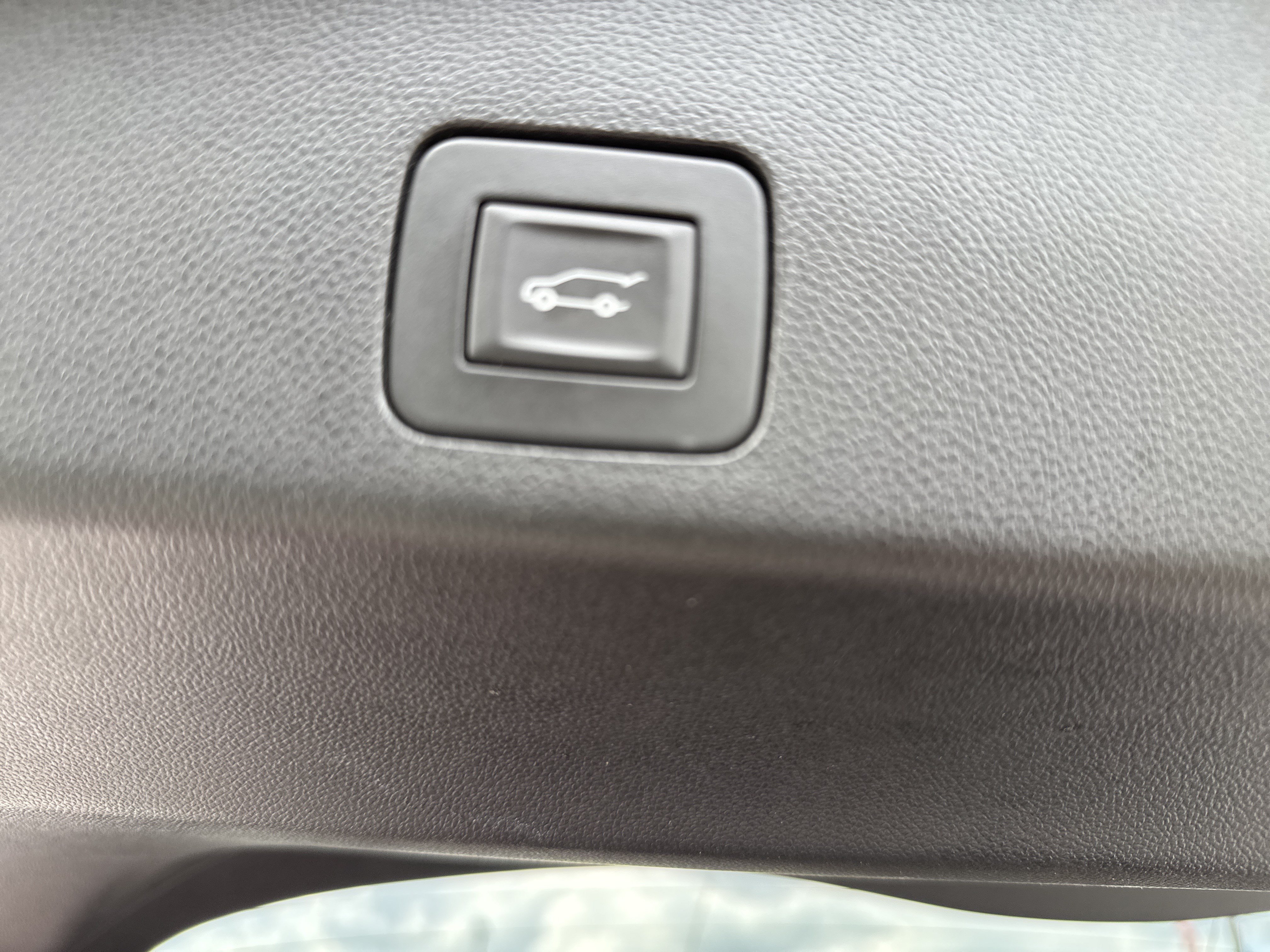 Used 2023 Buick Encore GX Select w/ Experience Buick Package FWD image 33