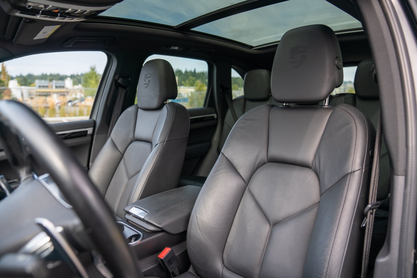 Certified 2014 Porsche Cayenne Diesel Platinum Edition AWD/4WD image 5