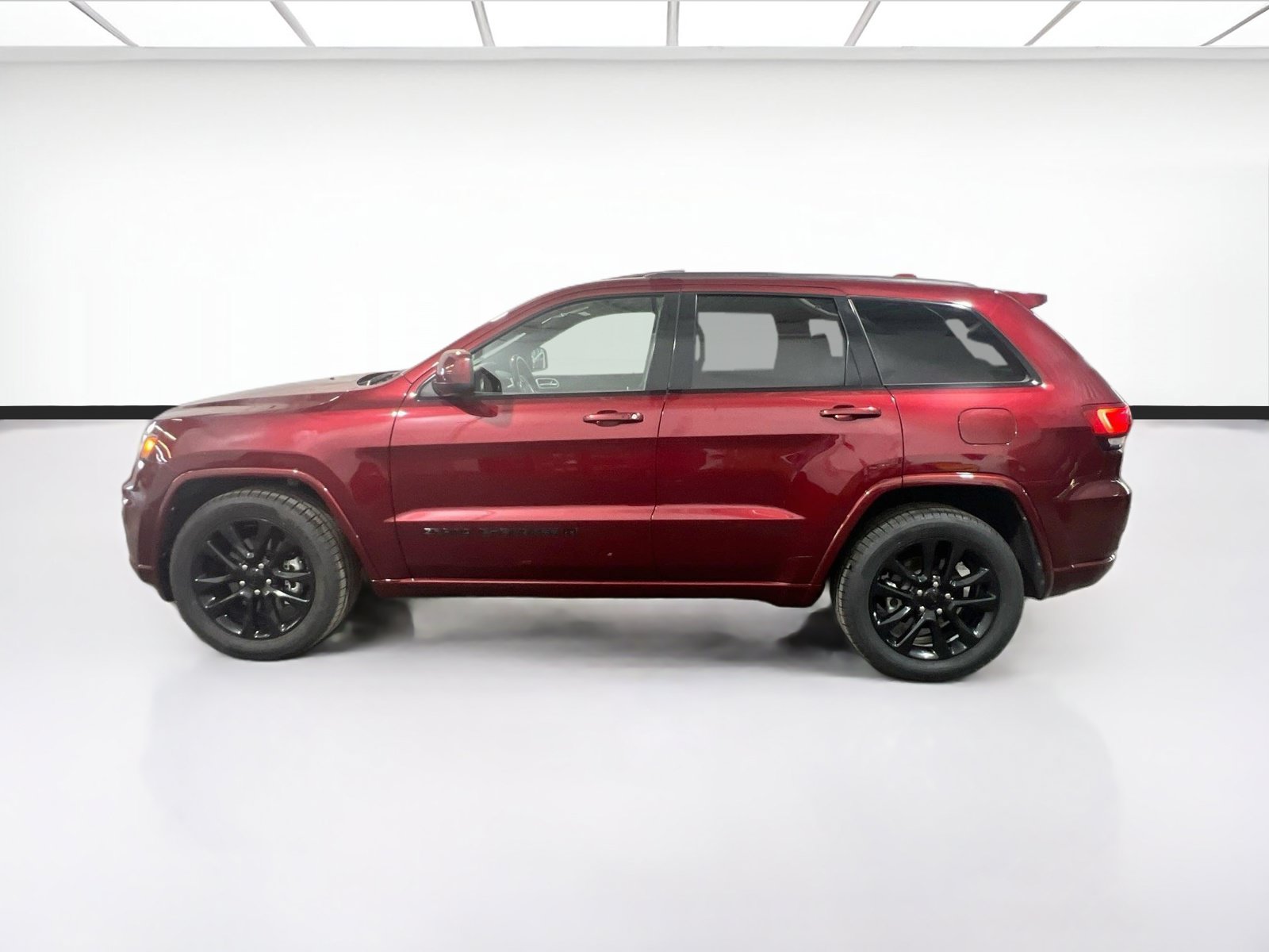 Used 2022 Jeep Grand Cherokee Laredo X RWD image 24