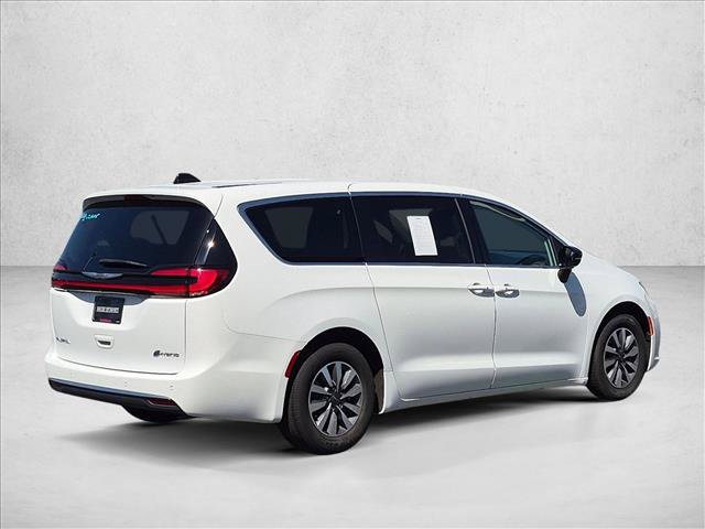 Used 2024 Chrysler Pacifica Limited FWD image 5