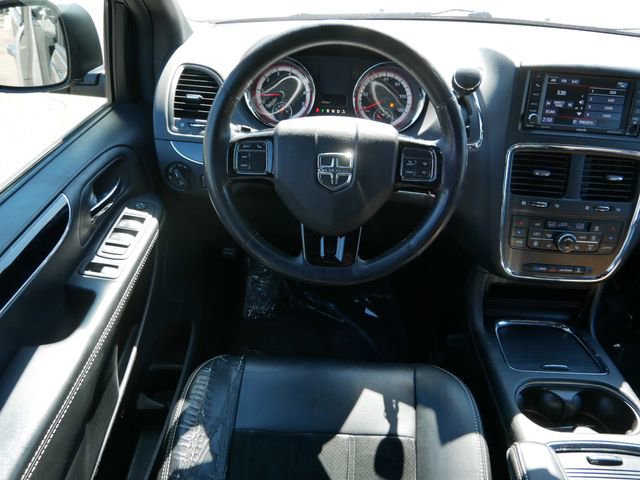 Used 2018 Dodge Grand Caravan SXT w/ Driver Convenience Group image 12