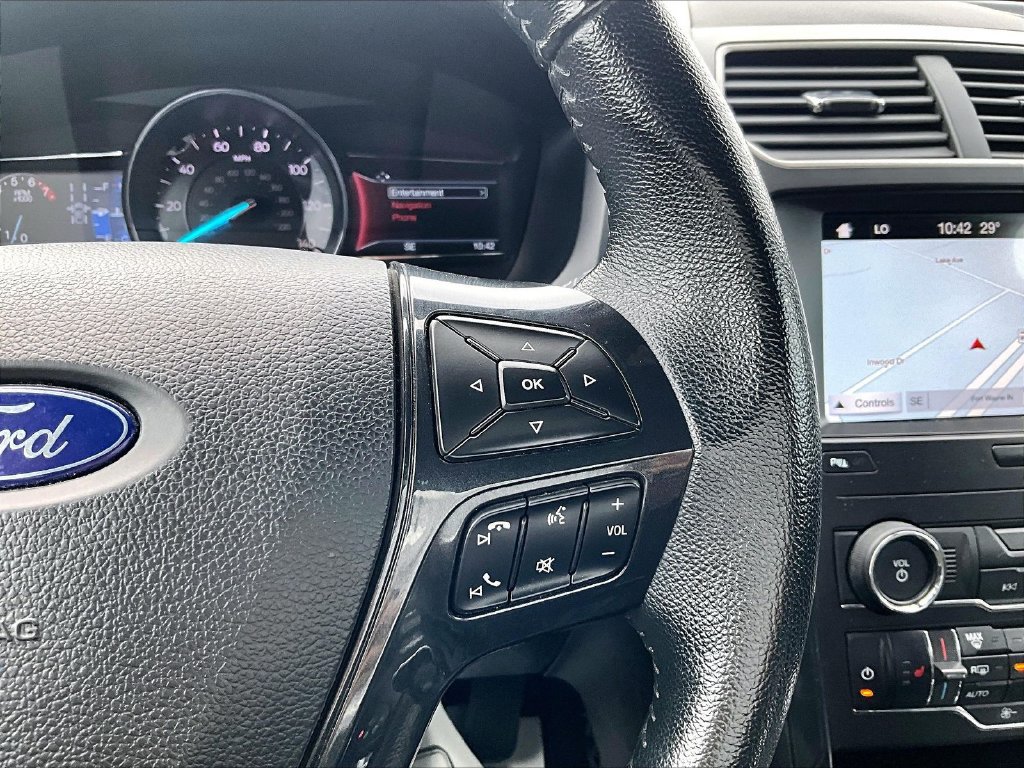 Used 2019 Ford Explorer XLT w/ XLT Sport Appearance Package AWD/4WD image 20