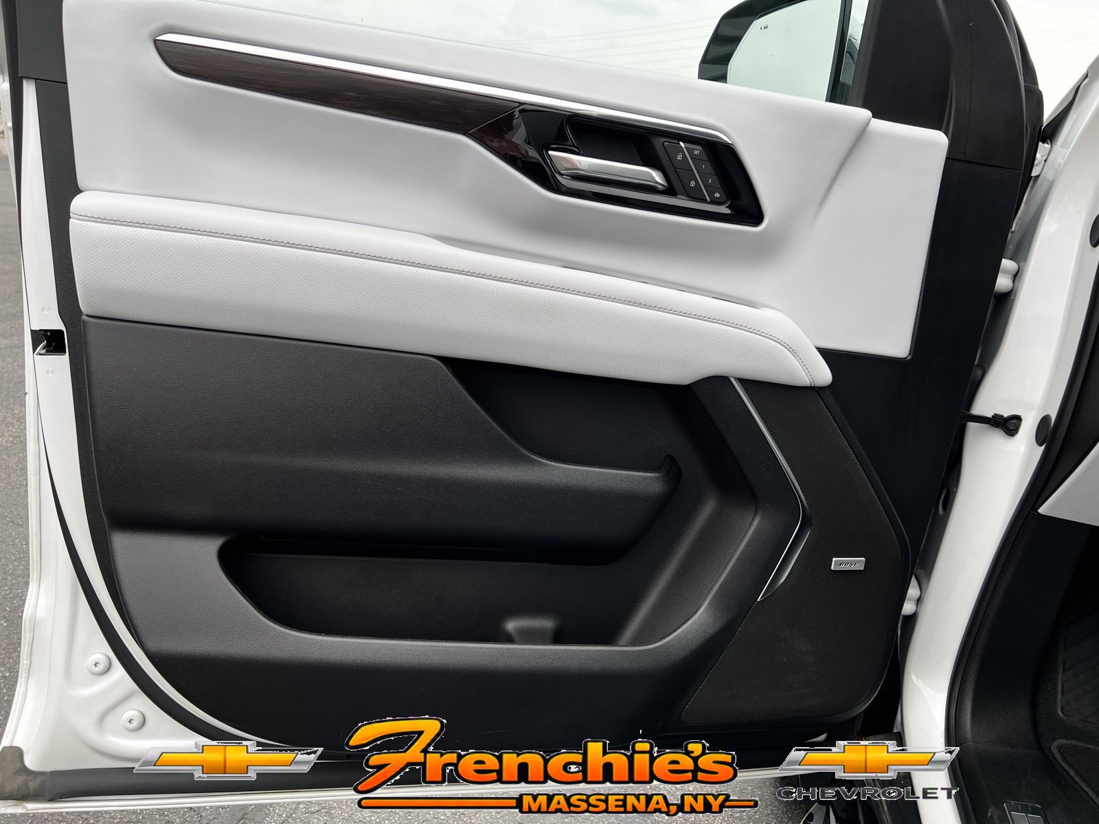 Used 2025 Chevrolet Tahoe Premier w/ Sun And Tow Package AWD/4WD image 14