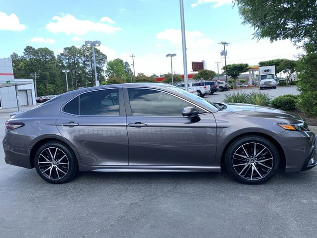 Used 2022 Toyota Camry SE w/ Convenience Package FWD image 9