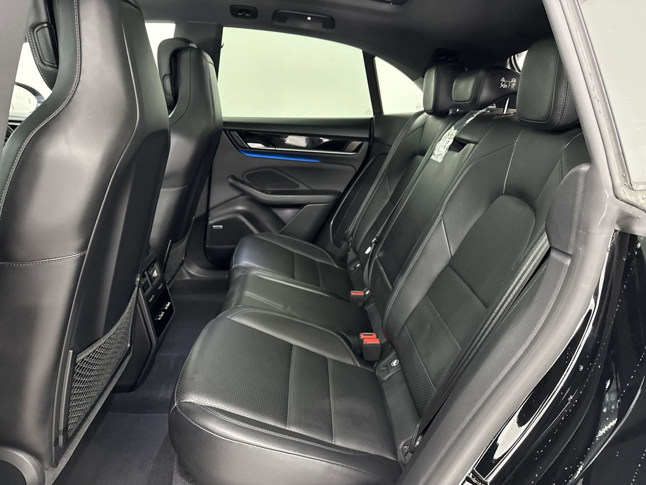 Used 2024 Porsche Macan 4 Electric image 13