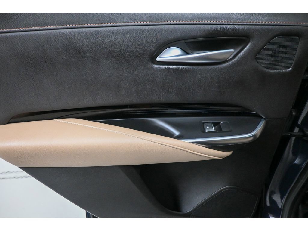 Certified 2024 Cadillac XT4 Luxury w/ Cold Weather Package image 21