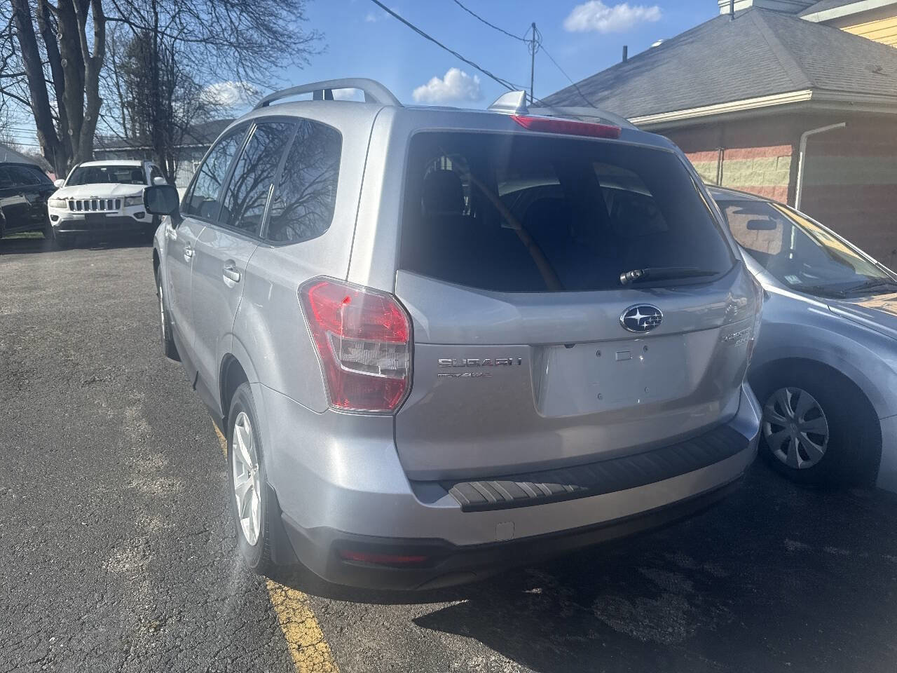 Used 2016 Subaru Forester 2.5i Premium w/ All-Weather Package AWD/4WD image 4