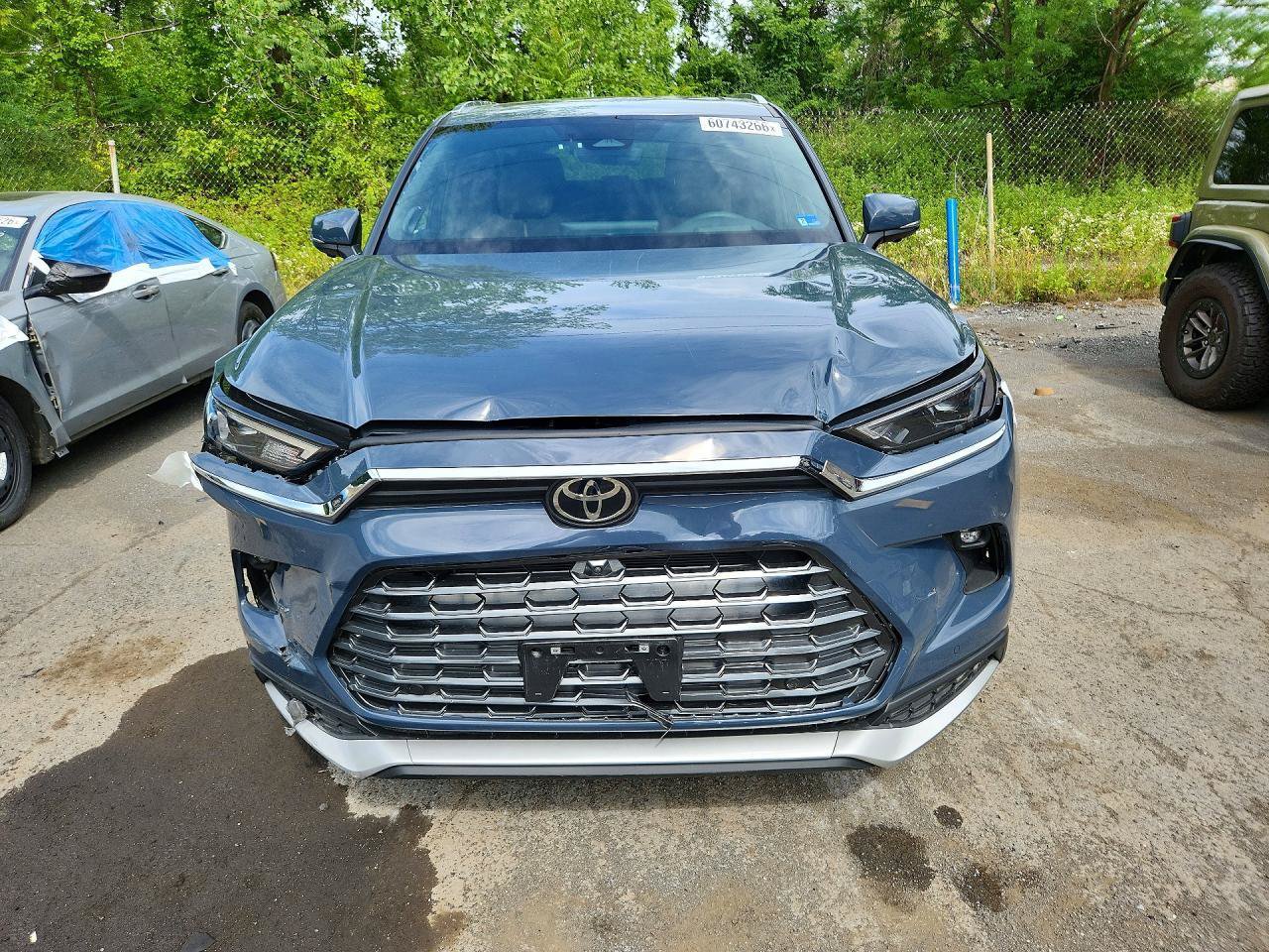 Used 2026 Toyota Grand Highlander AWD Hybrid image 2