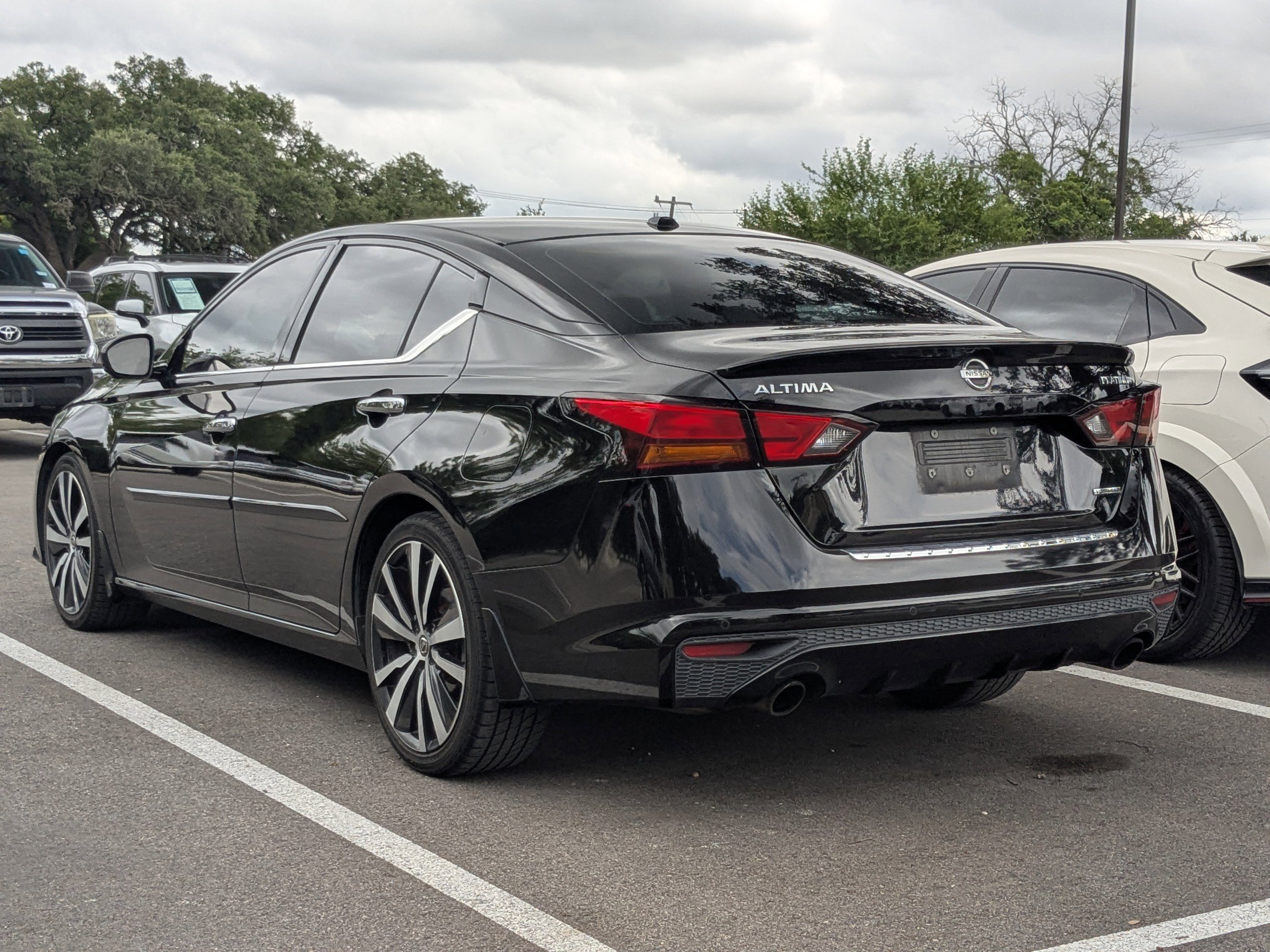 Used 2020 Nissan Altima 2.0 Platinum FWD image 10