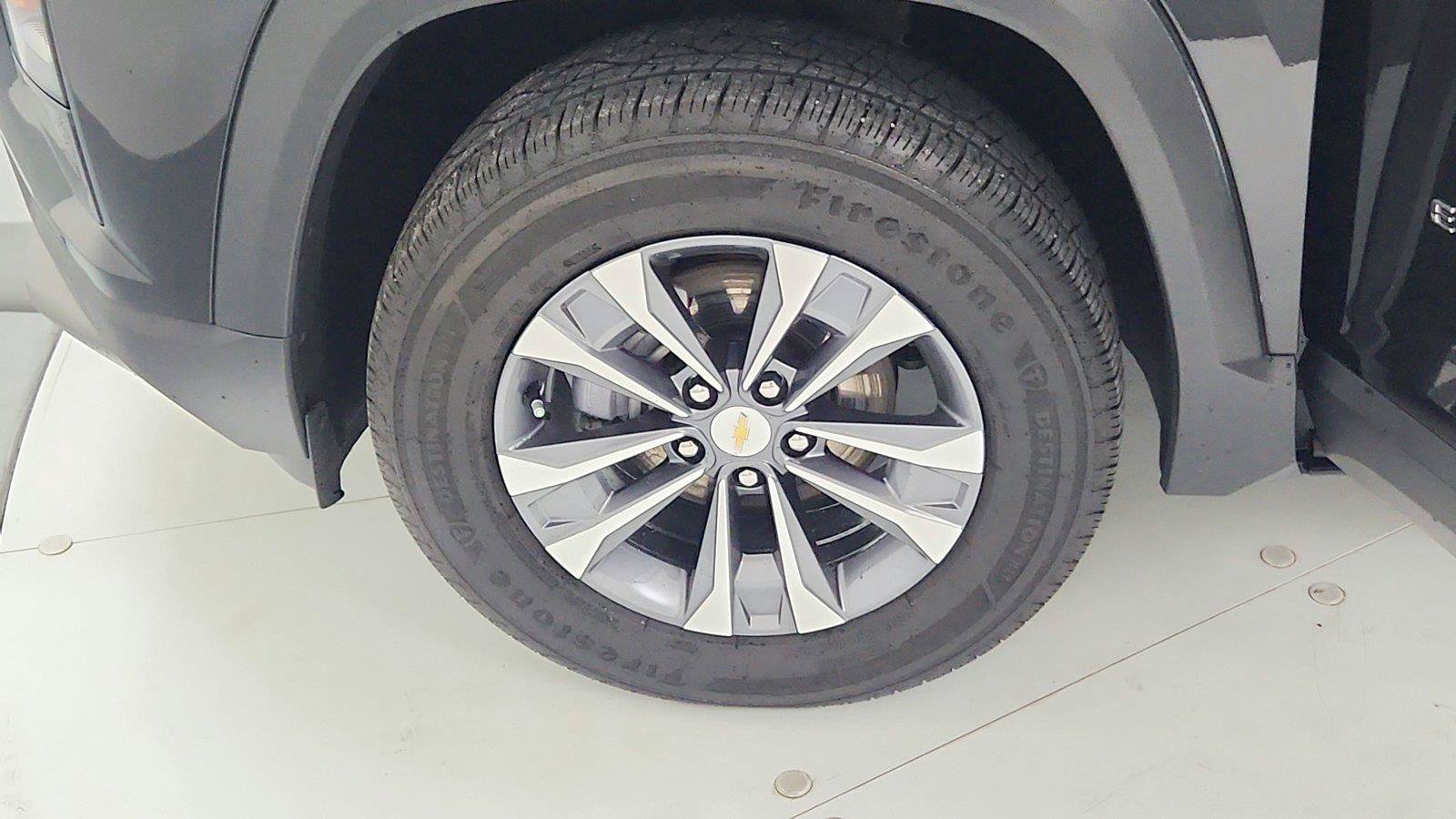 Used 2025 Chevrolet Equinox LT FWD image 35