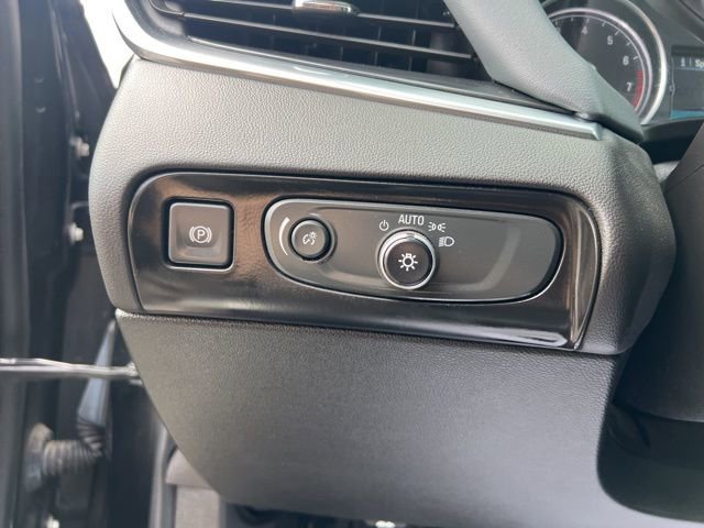 Used 2018 Buick Enclave Essence AWD/4WD image 27