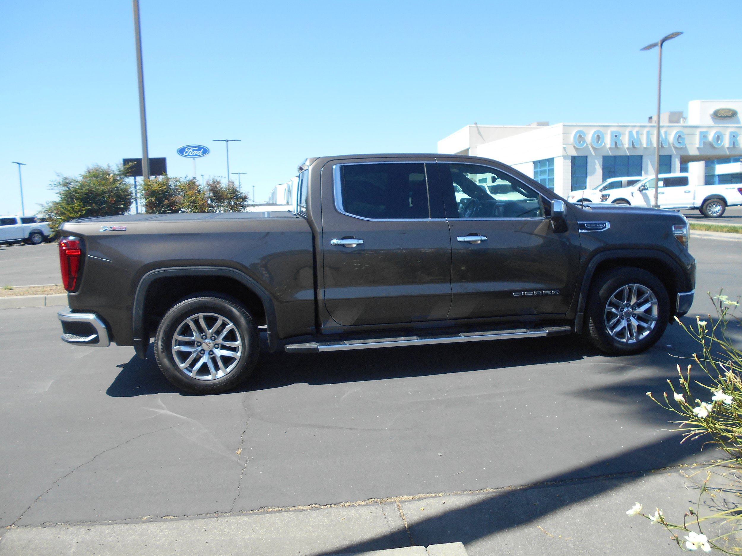 Used 2020 GMC Sierra 1500 SLT w/ SLT Premium Plus Package AWD/4WD image 8