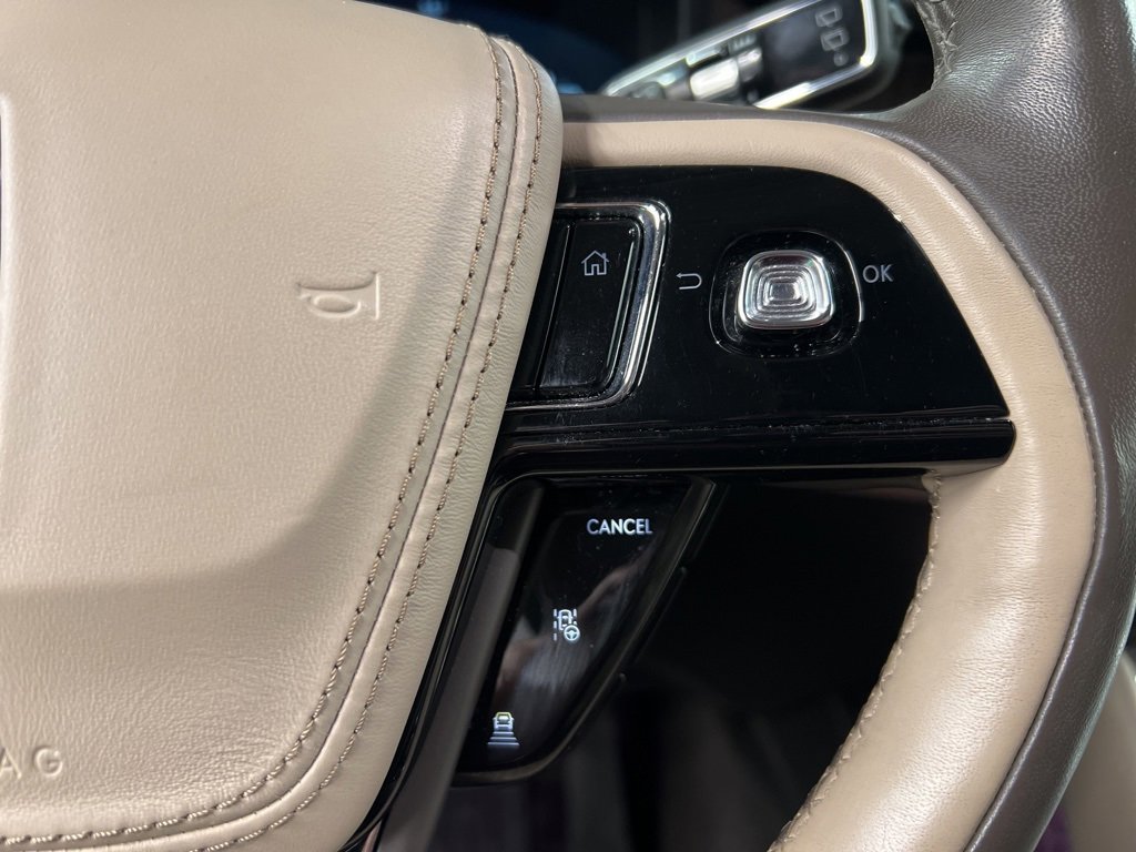 Used 2020 Lincoln Aviator Reserve w/ Equipment Group 202A image 17