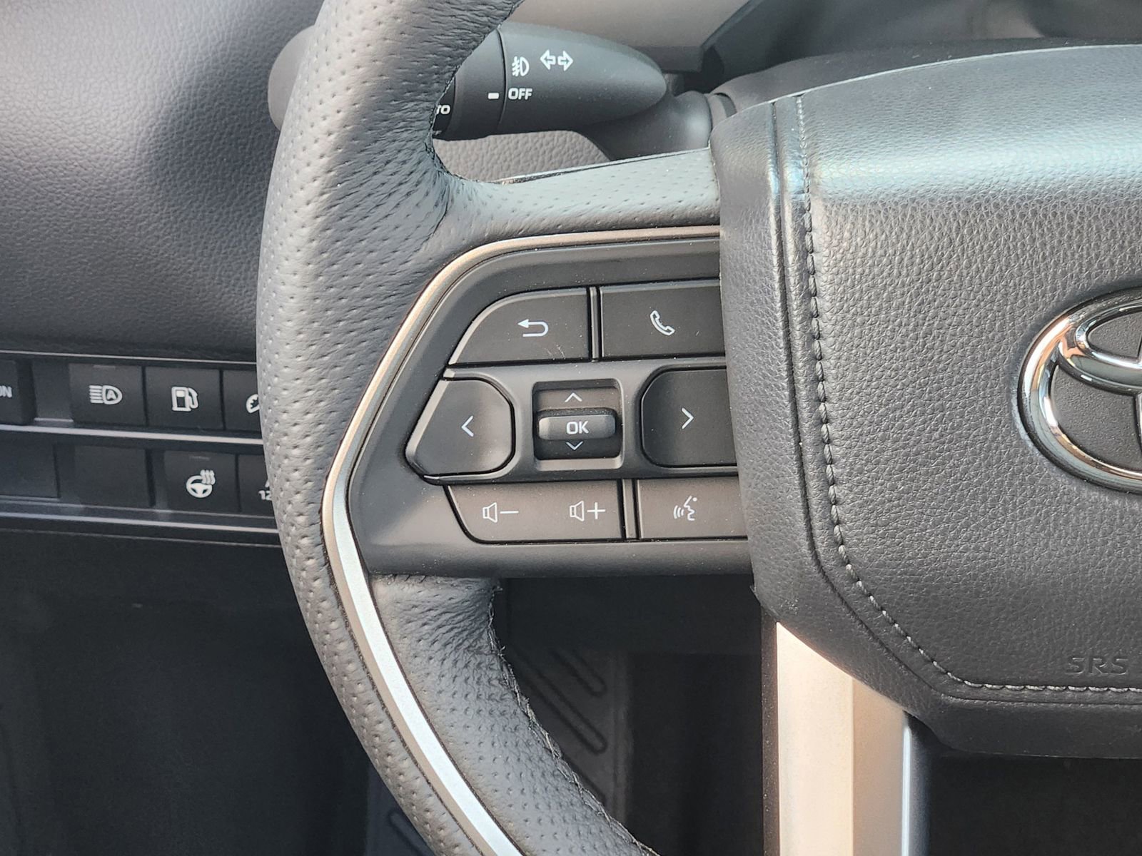 Used 2025 Toyota Tundra Limited image 22