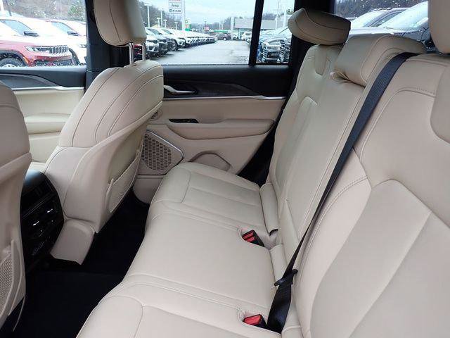 Certified 2023 Jeep Grand Cherokee Limited AWD/4WD image 14