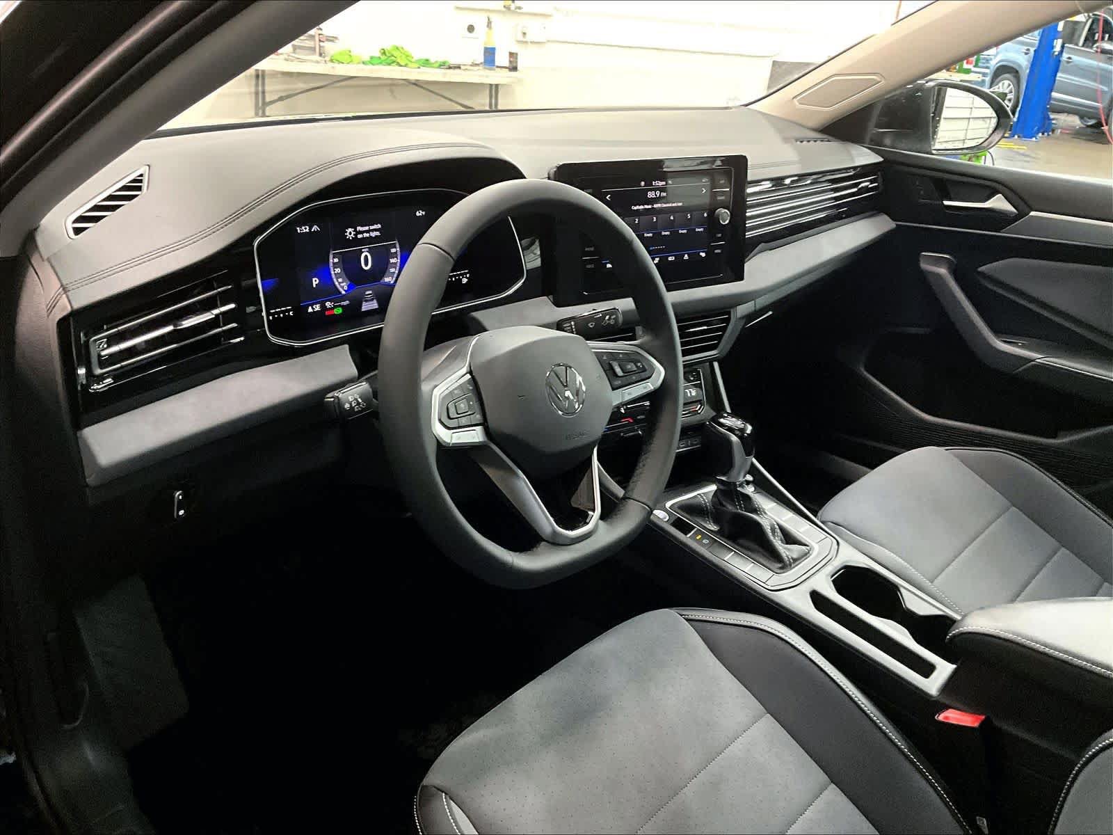 New 2026 Volkswagen Jetta SE FWD image 6