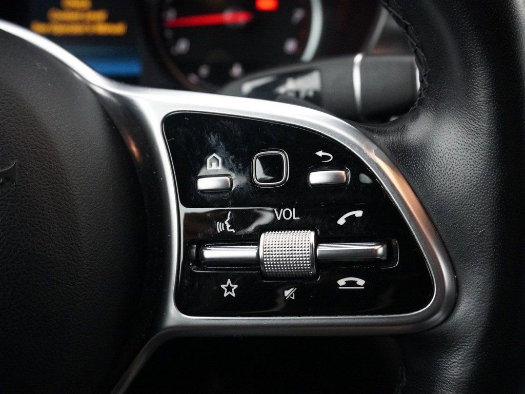 Used 2022 Mercedes-Benz GLC 300 4MATIC w/ Premium Package Lite image 40