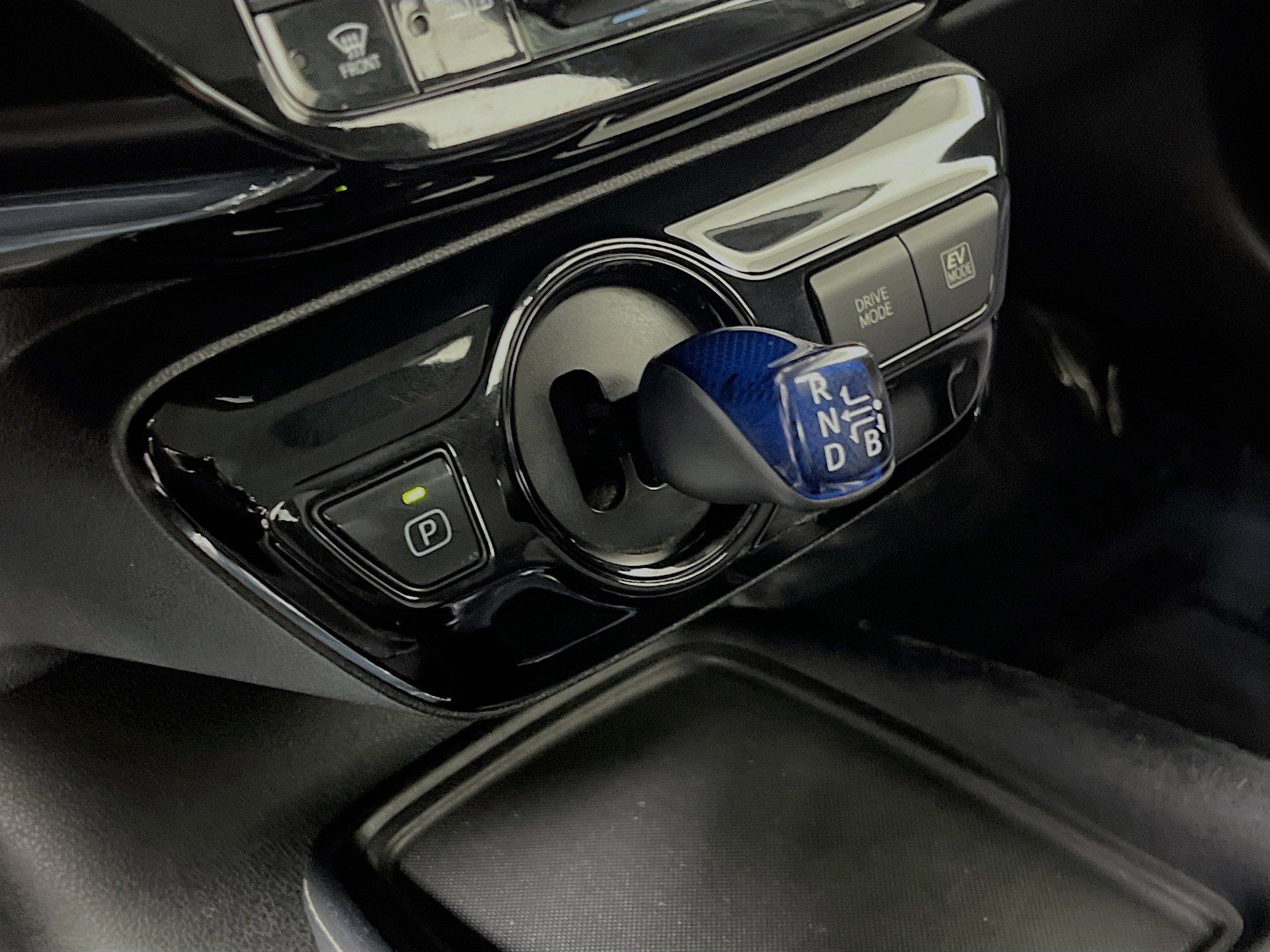 Used 2020 Toyota Prius LE image 24