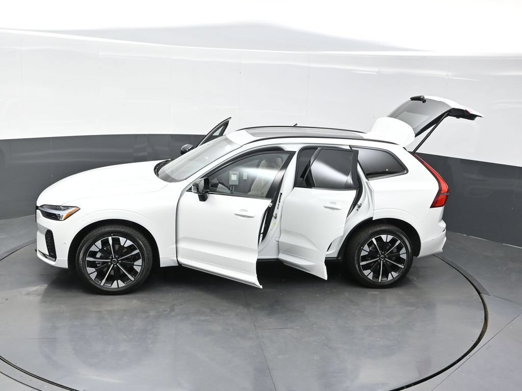 New 2026 Volvo XC60 B5 Plus w/ Climate Package AWD/4WD image 40