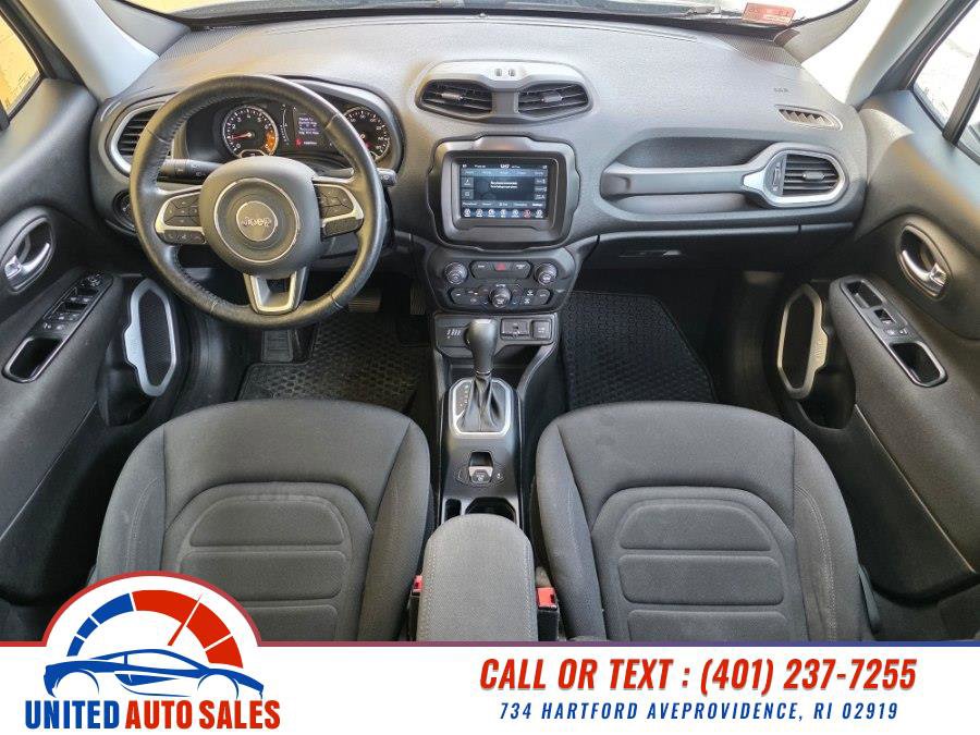Used 2018 Jeep Renegade Latitude w/ Cold Weather Group AWD/4WD image 14