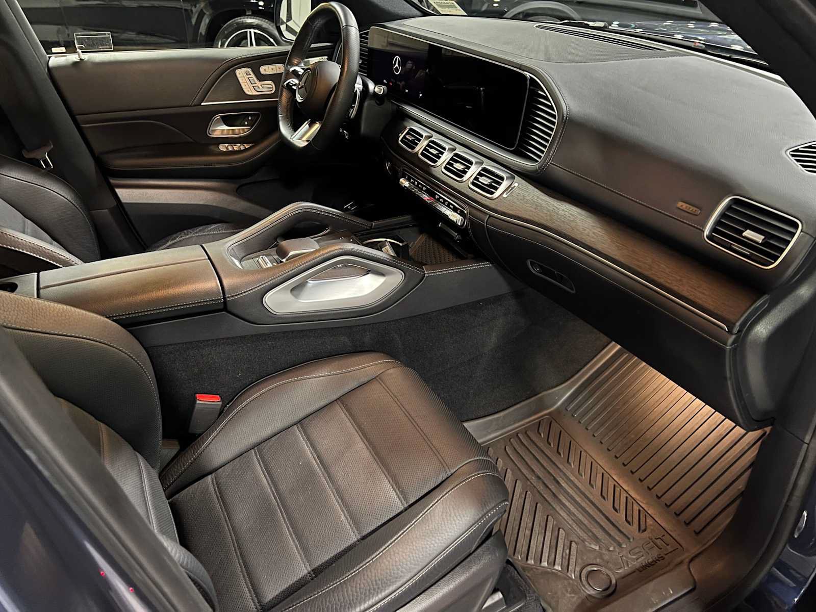 Certified 2025 Mercedes-Benz GLS 450 4MATIC image 11