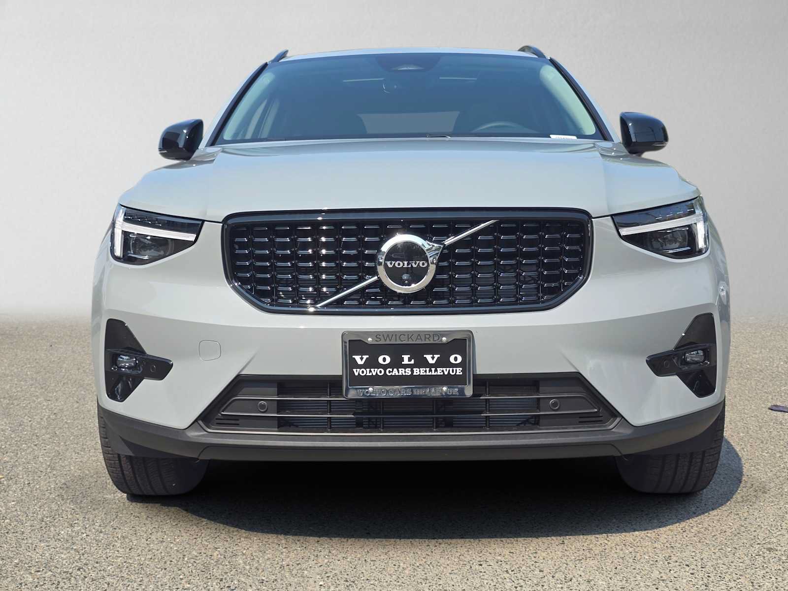 New 2026 Volvo XC40 B5 Ultra w/ Protection Package Premier AWD/4WD image 8