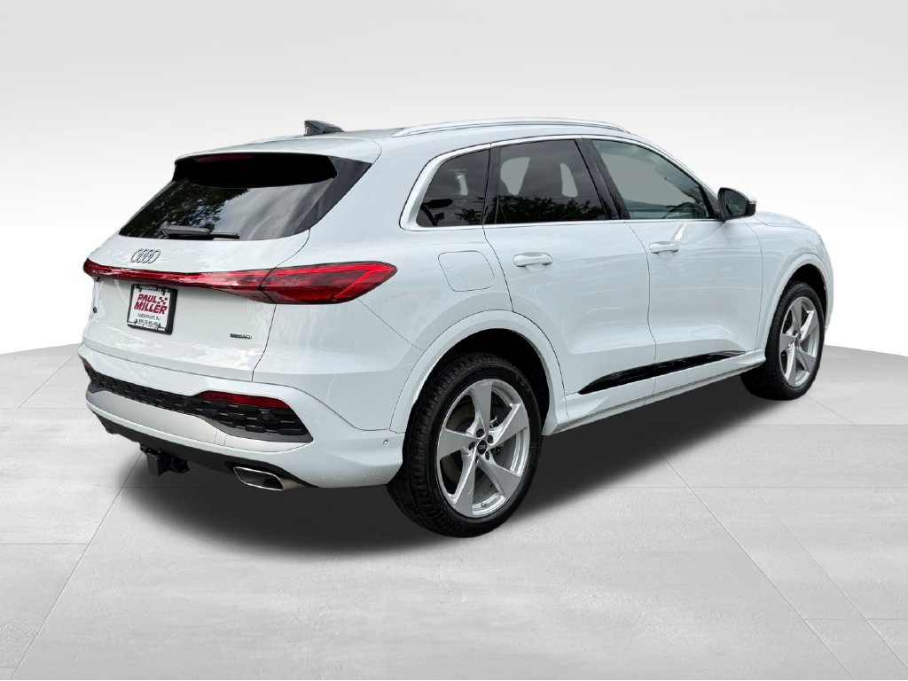 Certified 2025 Audi Q5 Premium w/ Premium Plus AWD/4WD image 9