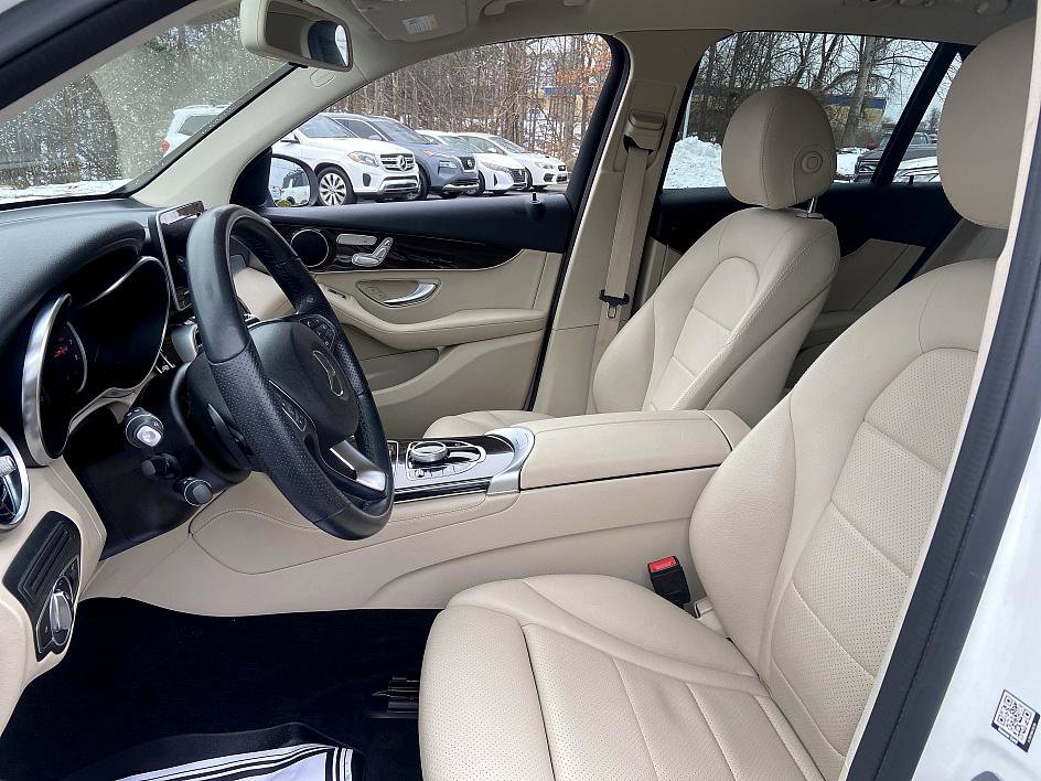 Used 2019 Mercedes-Benz GLC 300 4MATIC image 11