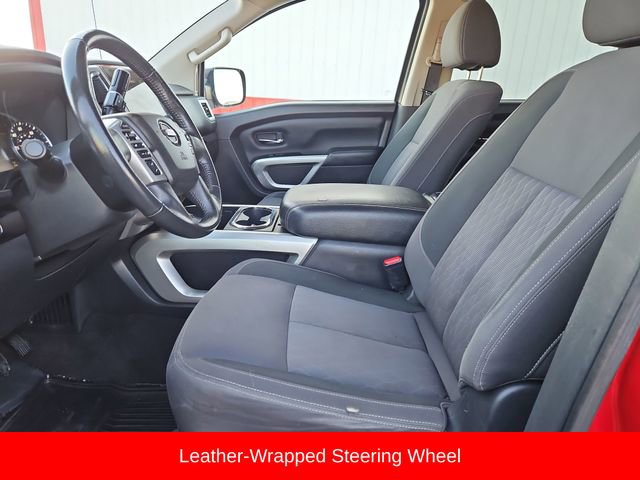 Used 2021 Nissan Titan SV w/ SV Convenience Package image 21