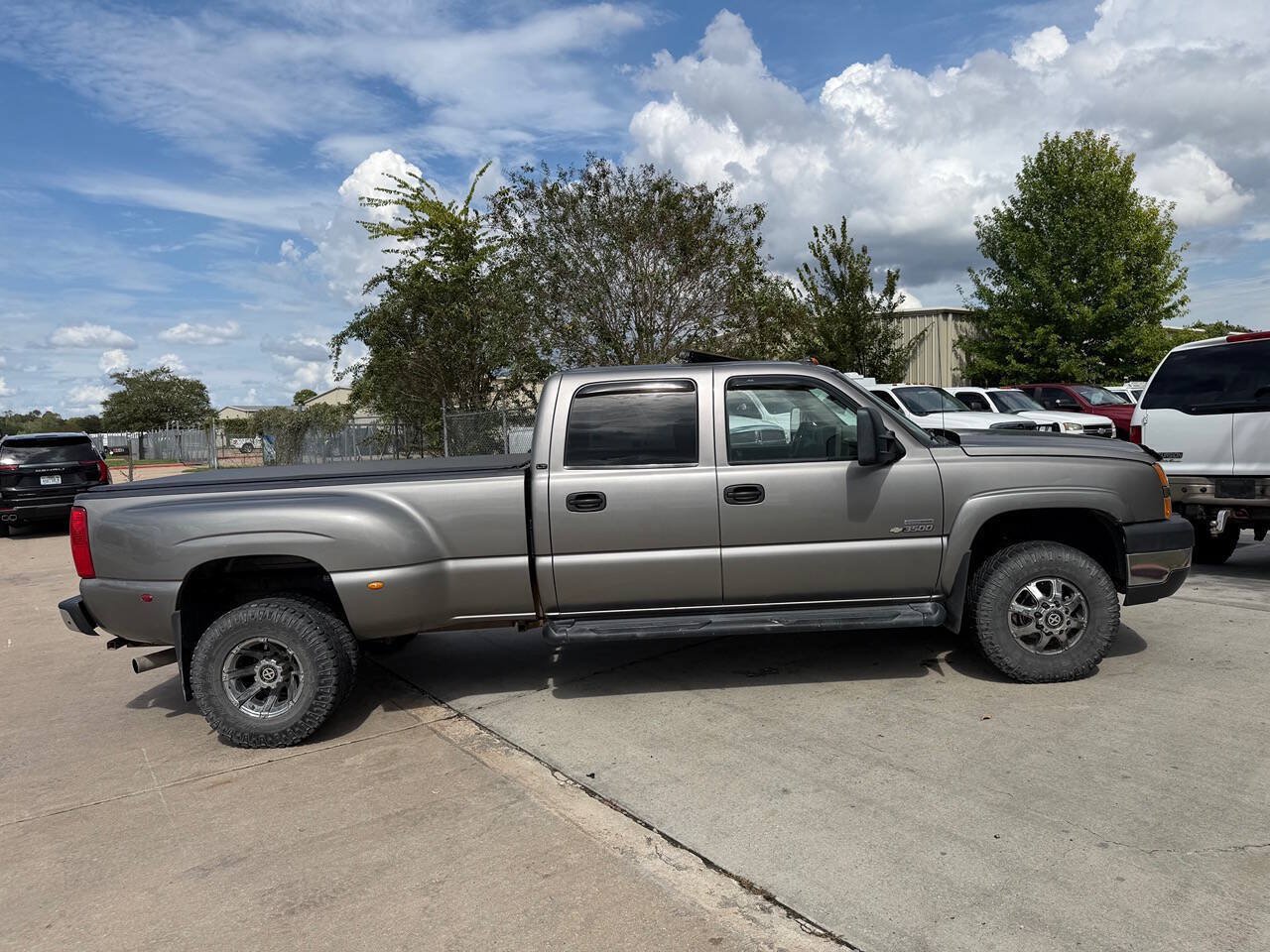 Used 2006 Chevrolet Silverado 3500 4x4 Crew Cab image 15