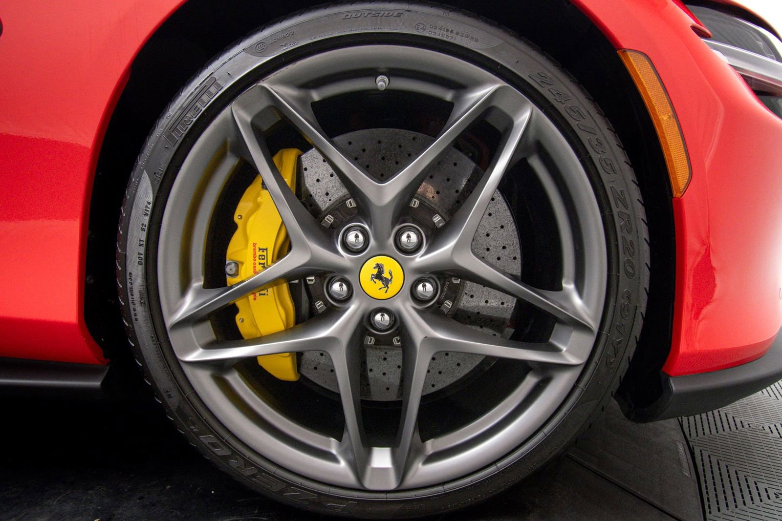 Used 2022 Ferrari Roma RWD image 39