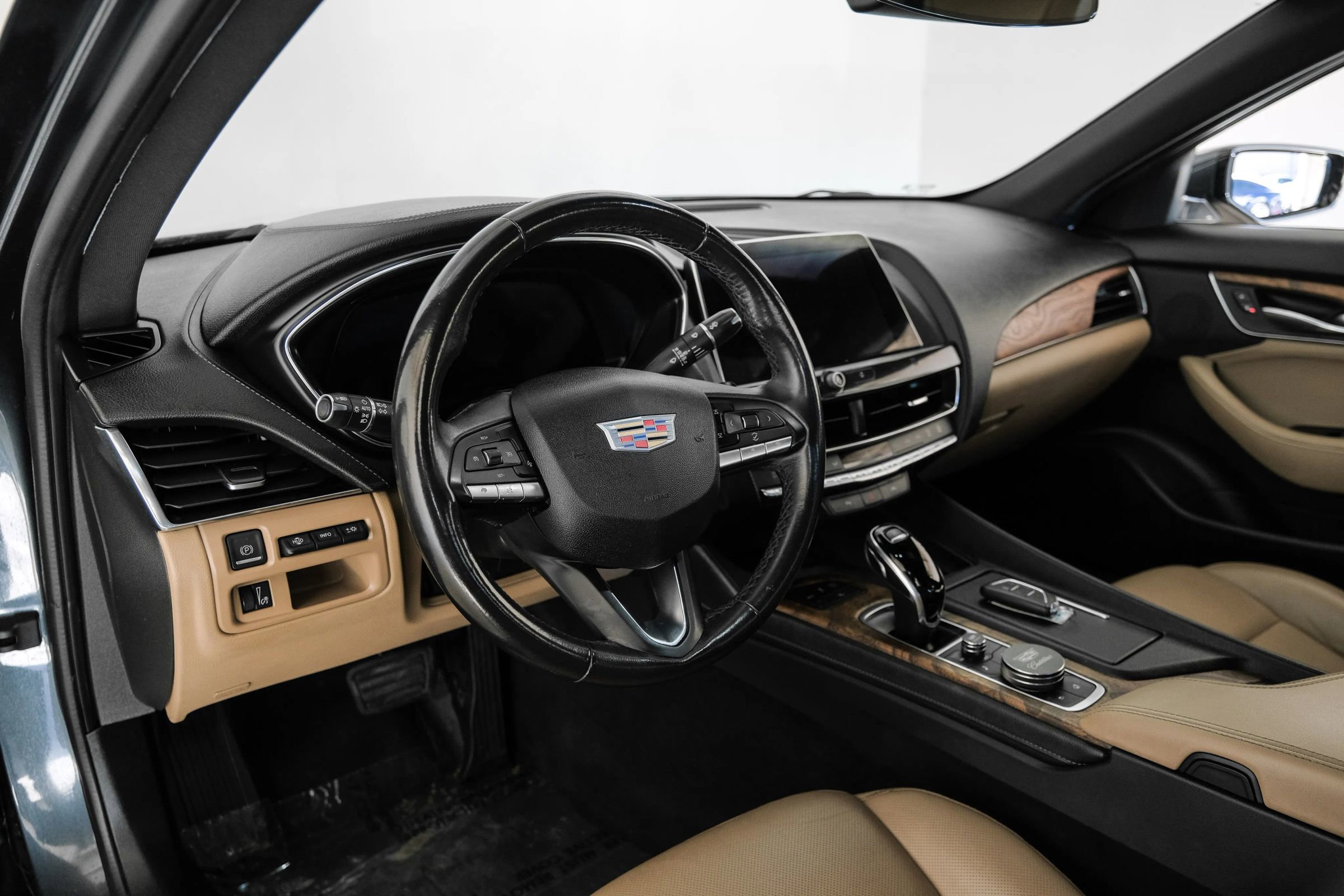 Used 2021 Cadillac CT5 Premium Luxury w/ Technology Package image 2