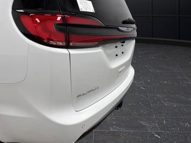 New 2026 Chrysler Pacifica Pinnacle w/ Trailer Tow Group image 37