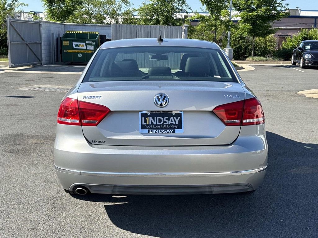 Used 2013 Volkswagen Passat TDI SEL Premium FWD image 4
