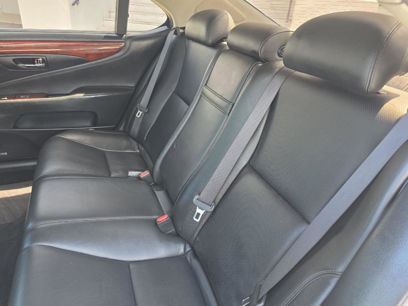 Used 2010 Lexus LS 460 L RWD image 36