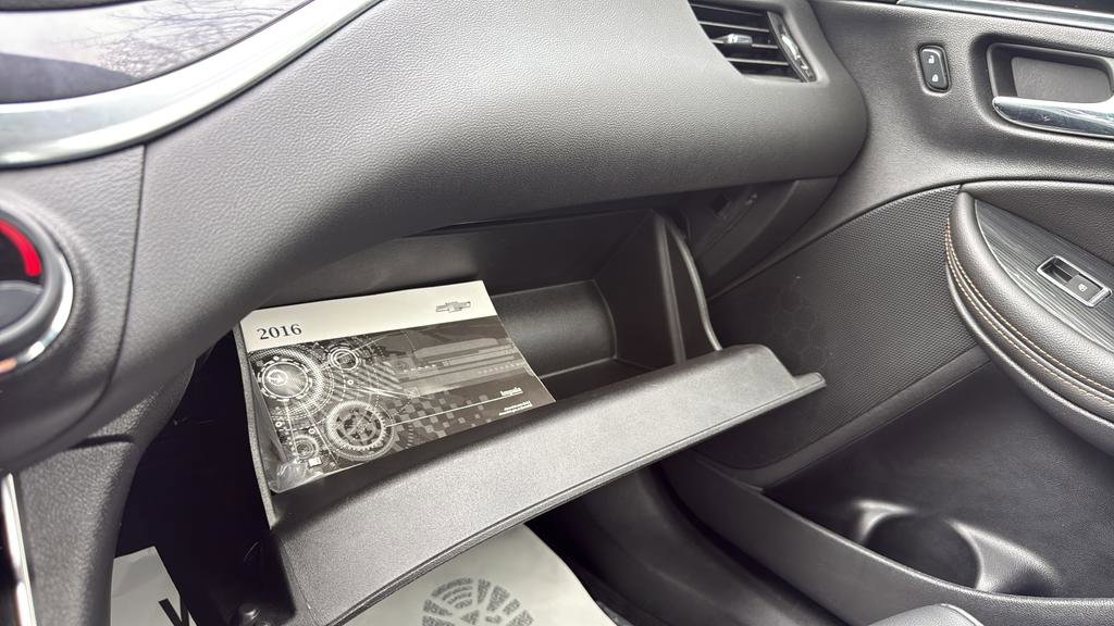 Used 2016 Chevrolet Impala LT w/ Convenience Package image 32