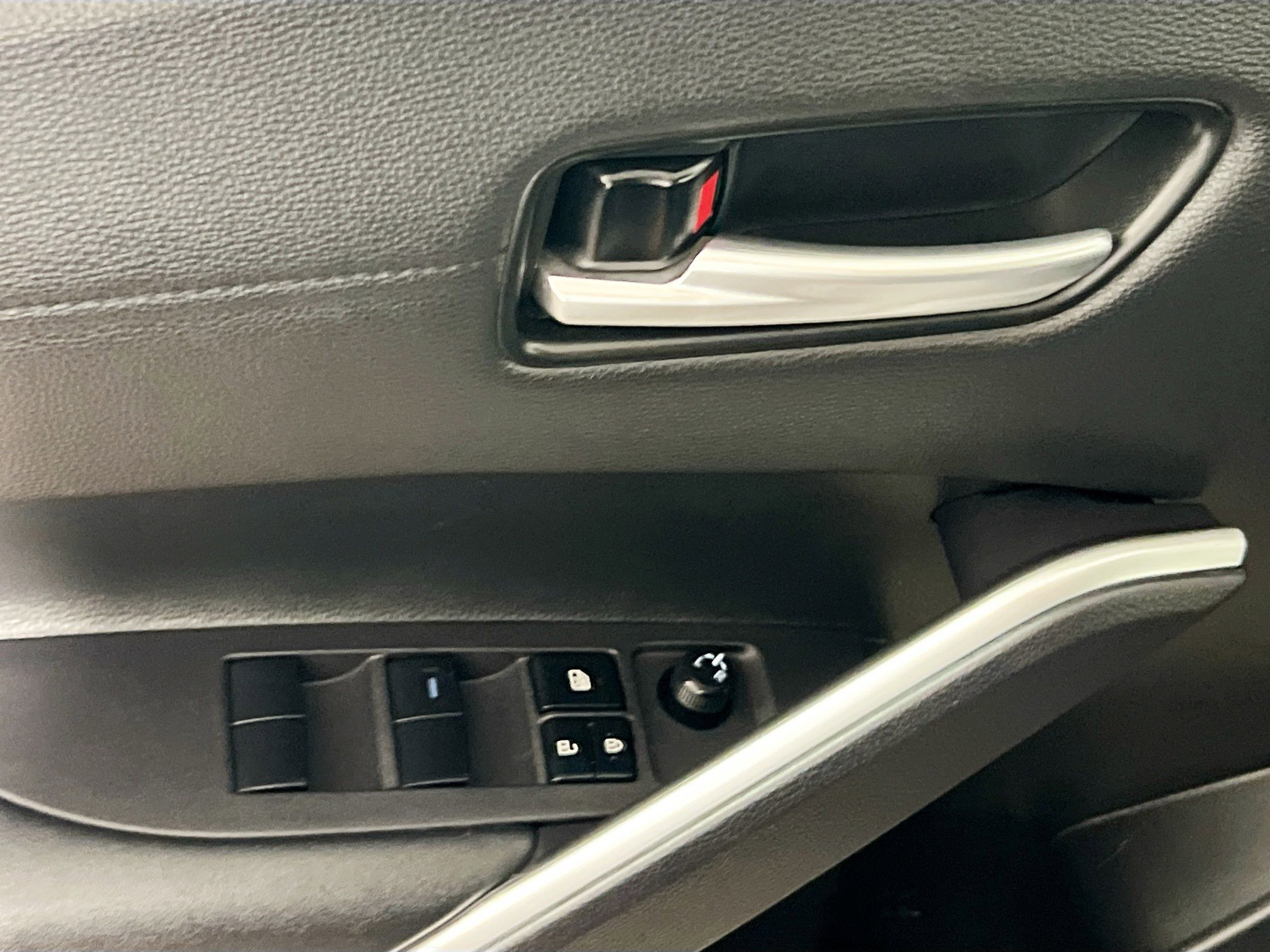 Used 2024 Toyota Corolla Cross XLE image 16