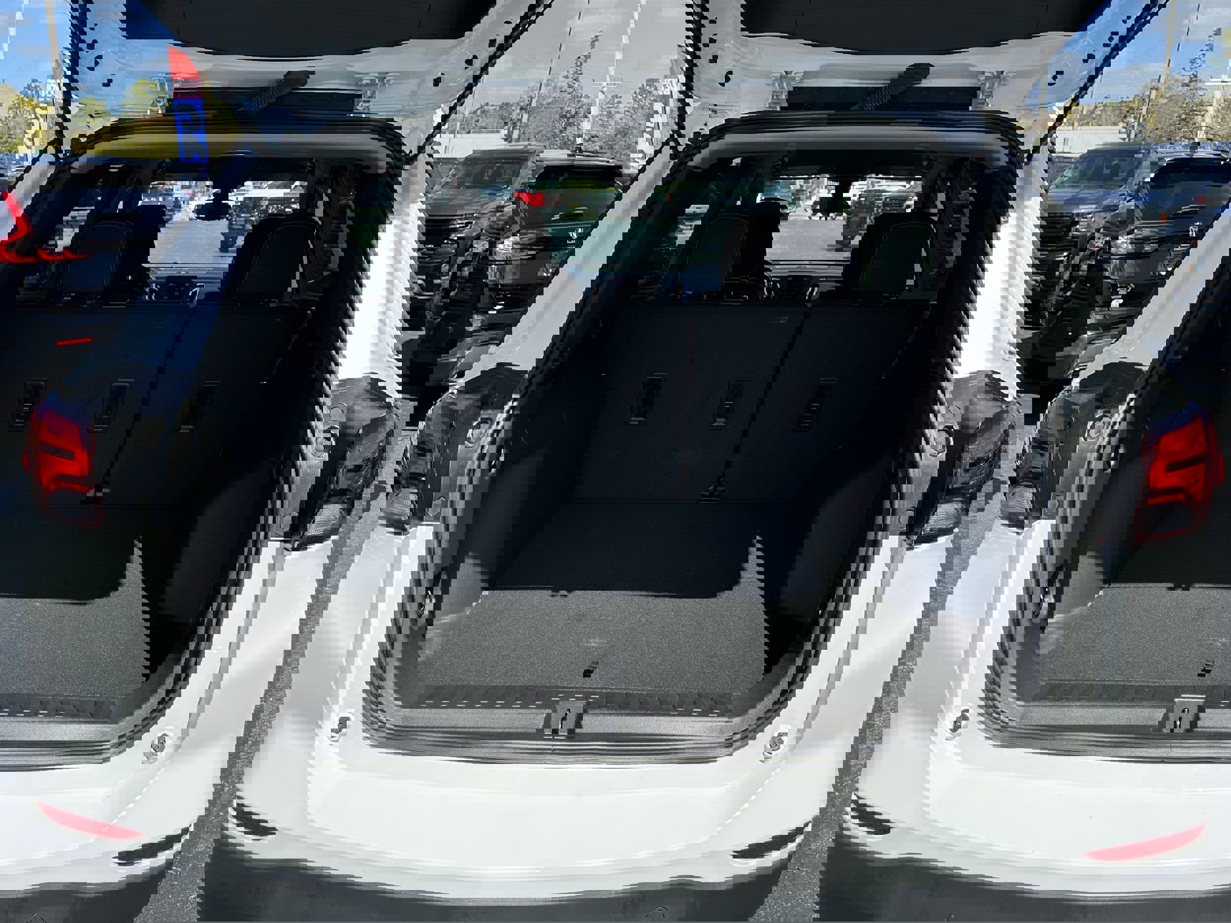 Used 2024 Chevrolet Equinox LS w/ Sport Edition image 8