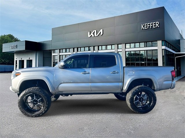 Used 2022 Toyota Tacoma TRD Sport image 5