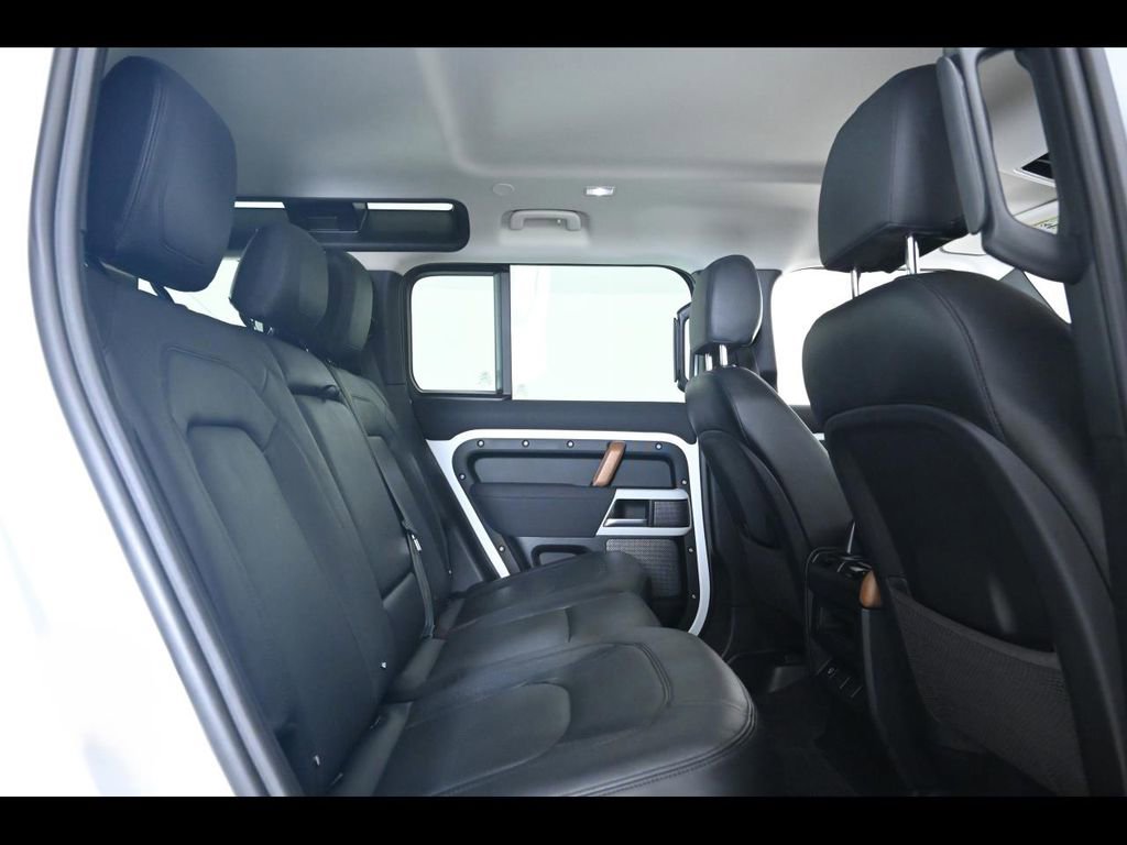 Used 2023 Land Rover Defender 110 S image 15