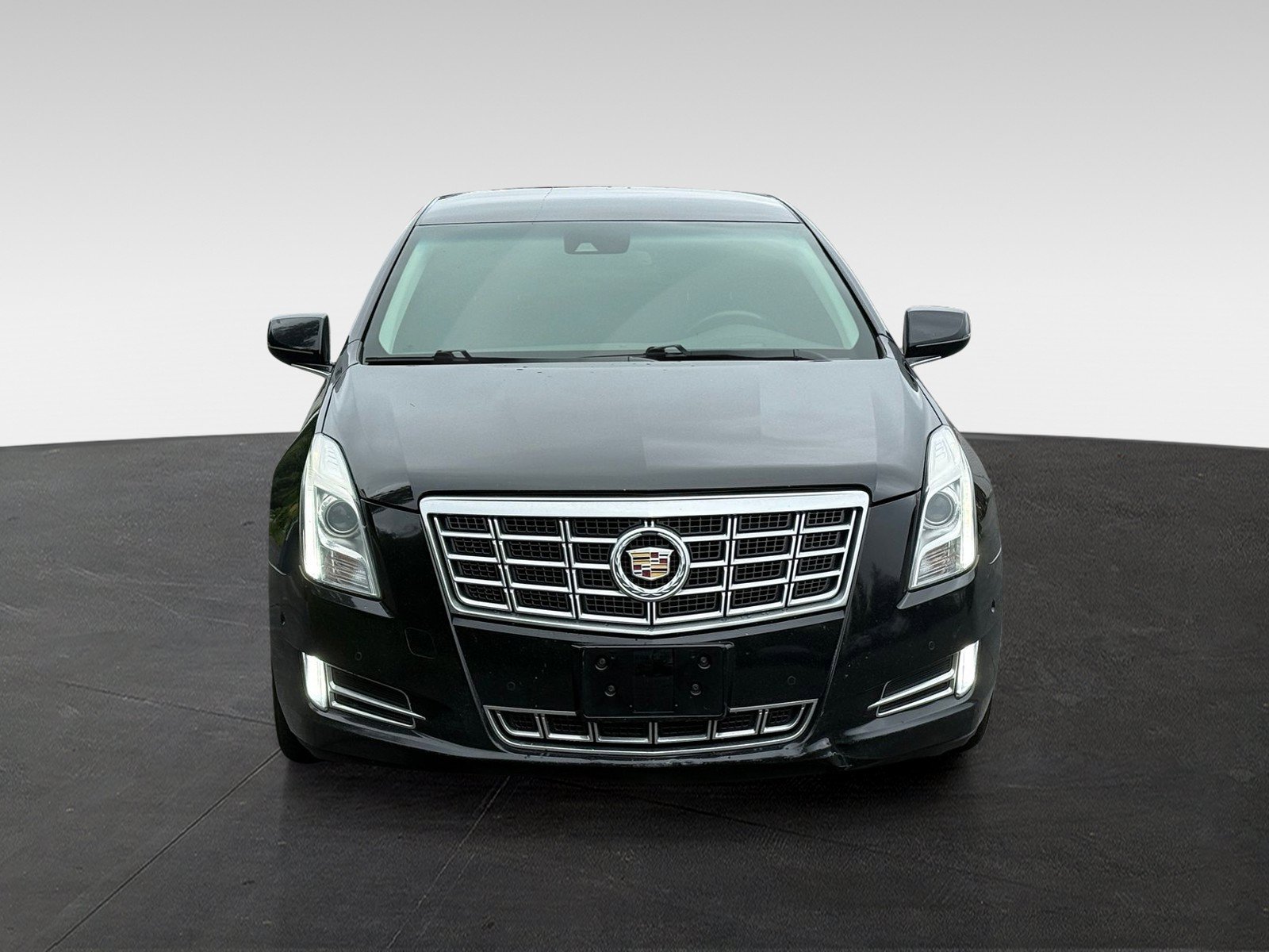 Used 2014 Cadillac XTS Luxury w/ Driver Awareness Package FWD image 2