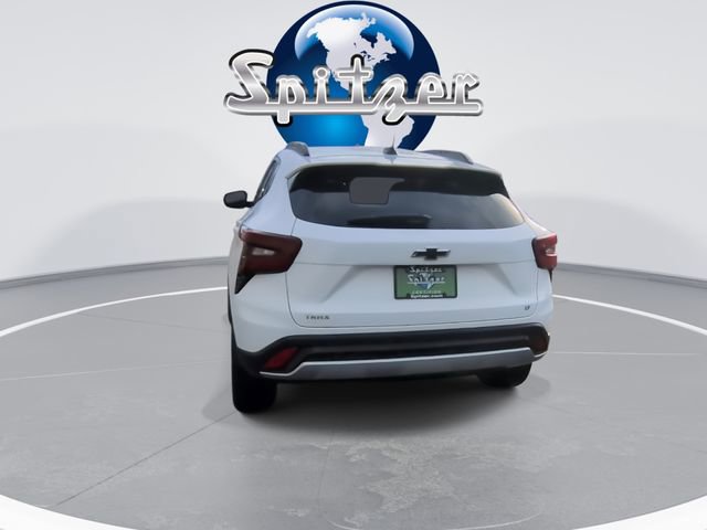 Used 2024 Chevrolet Trax LT w/ LT Convenience Package image 8