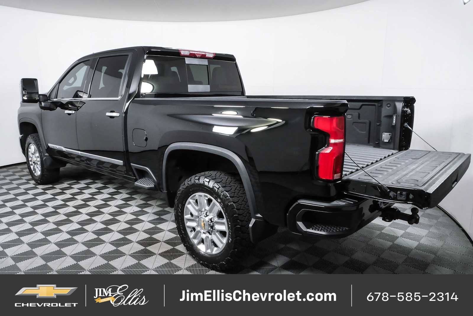 Certified 2024 Chevrolet Silverado 2500 High Country w/ Technology Package AWD/4WD image 32