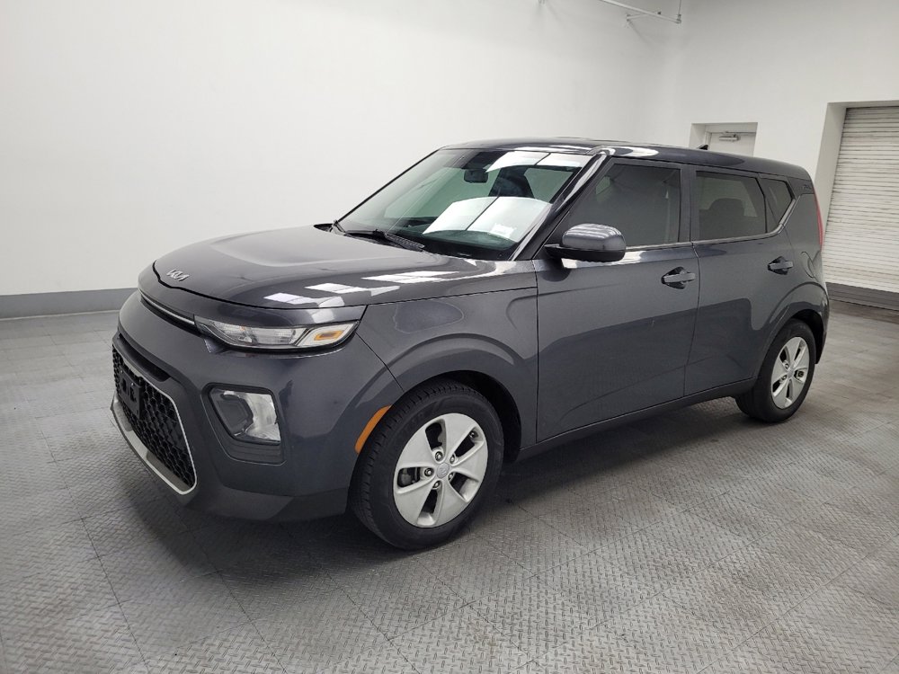 Used 2022 Kia Soul LX FWD image 2