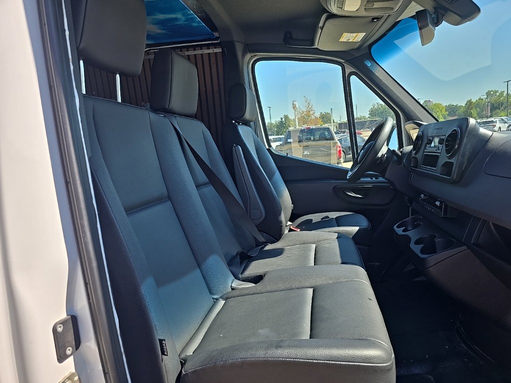 Used 2021 Mercedes-Benz Sprinter 1500 image 17